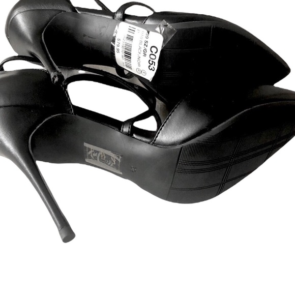 NWT Le Chateau: “x” strap heels - Picture 4 of 8